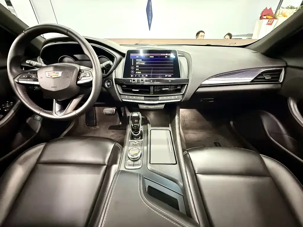 Cadillac CT5 — фото 4