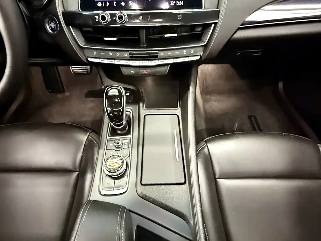 Cadillac CT5 — фото 5