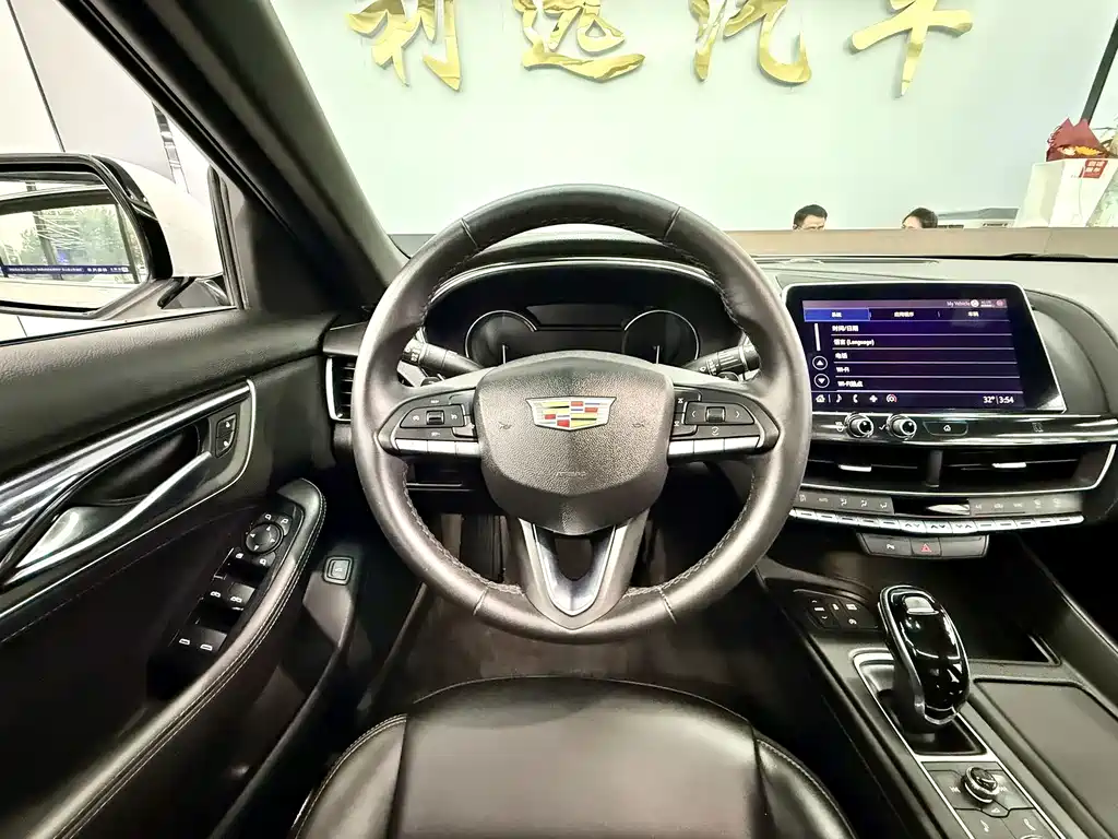 Cadillac CT5 — фото 6