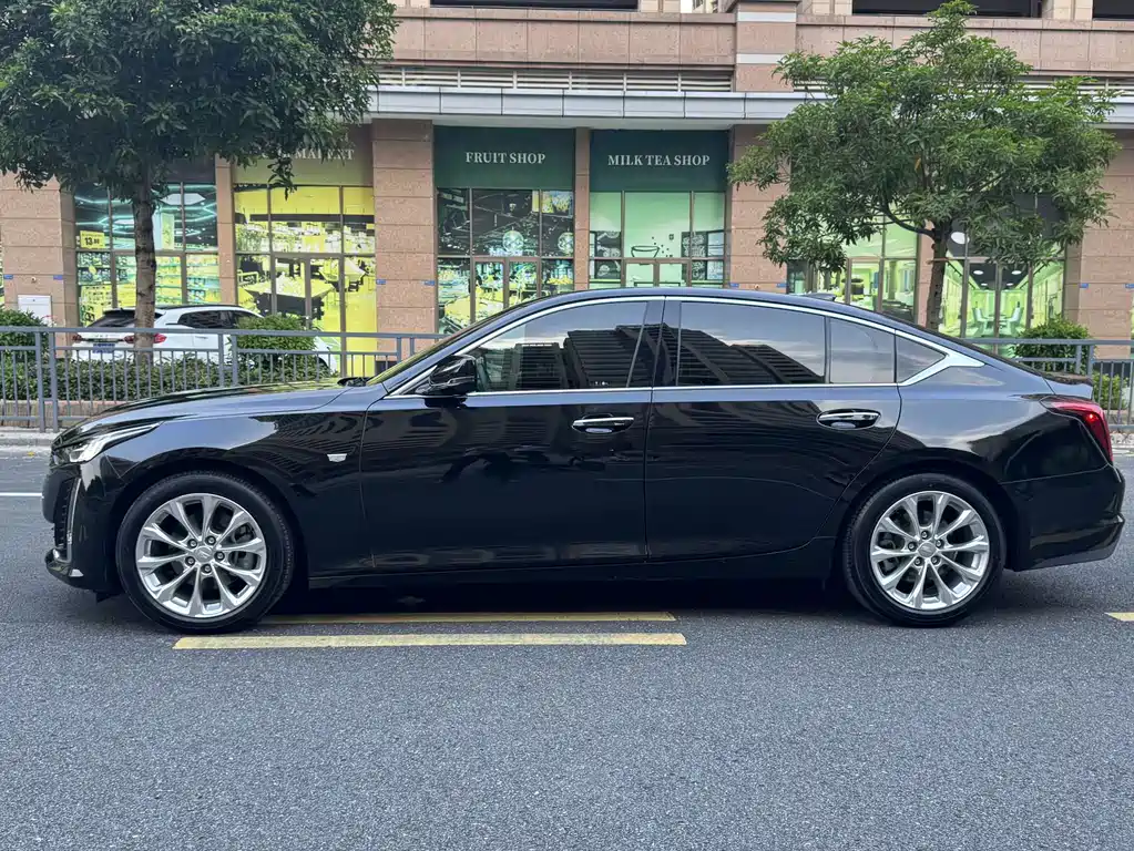 Cadillac CT5 — фото 4
