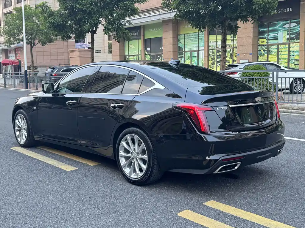 Cadillac CT5 — фото 5
