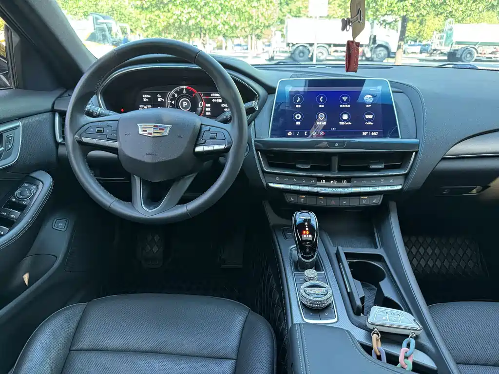 Cadillac CT5 — фото 10