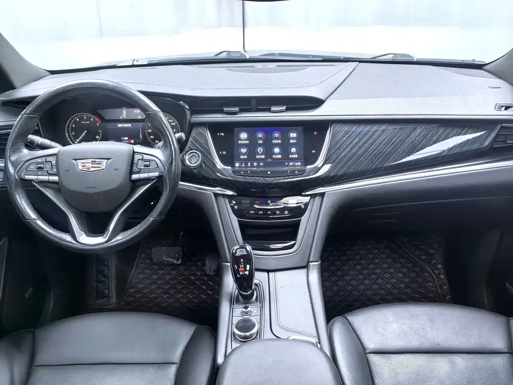 Cadillac XT6 — фото 9