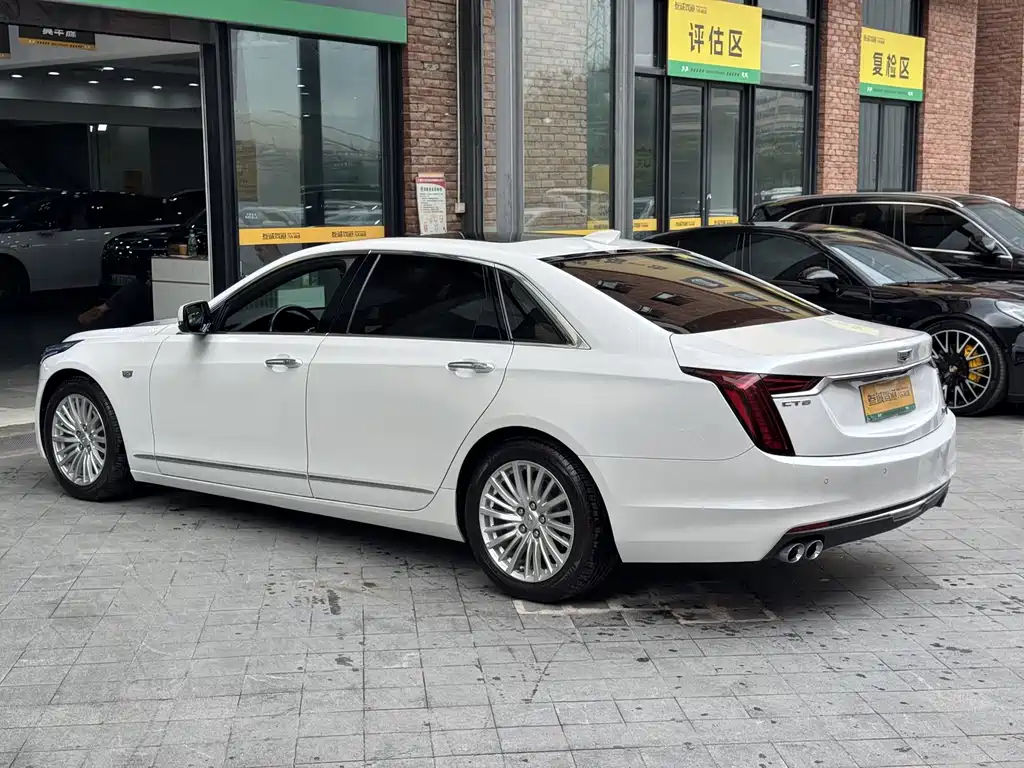 Cadillac CT6 — фото 6
