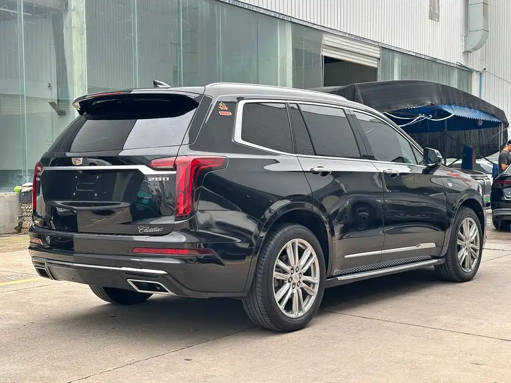 Cadillac XT6 — фото 8