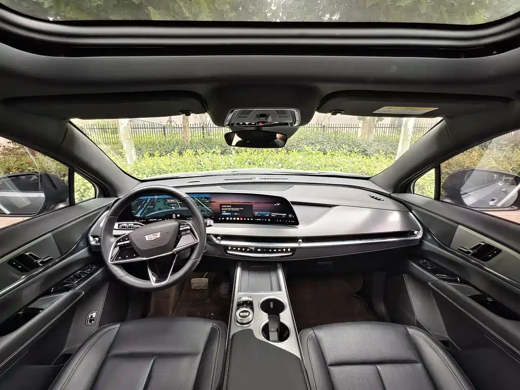 Cadillac XT5 — фото 4