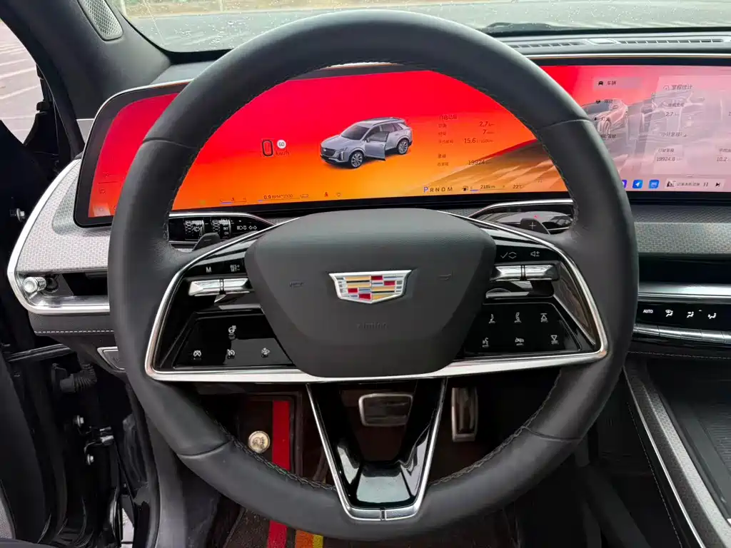Cadillac XT5 — фото 6