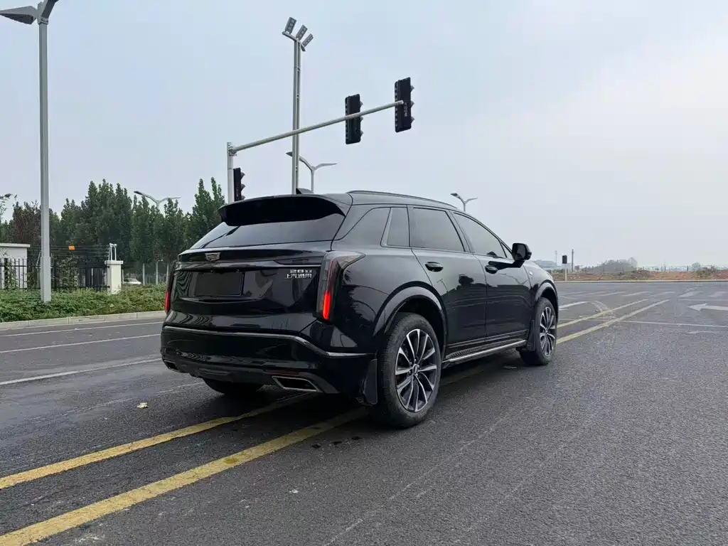 Cadillac XT5 — фото 10