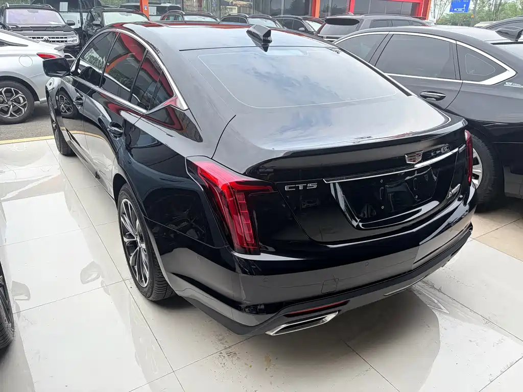 Cadillac CT5 — фото 4