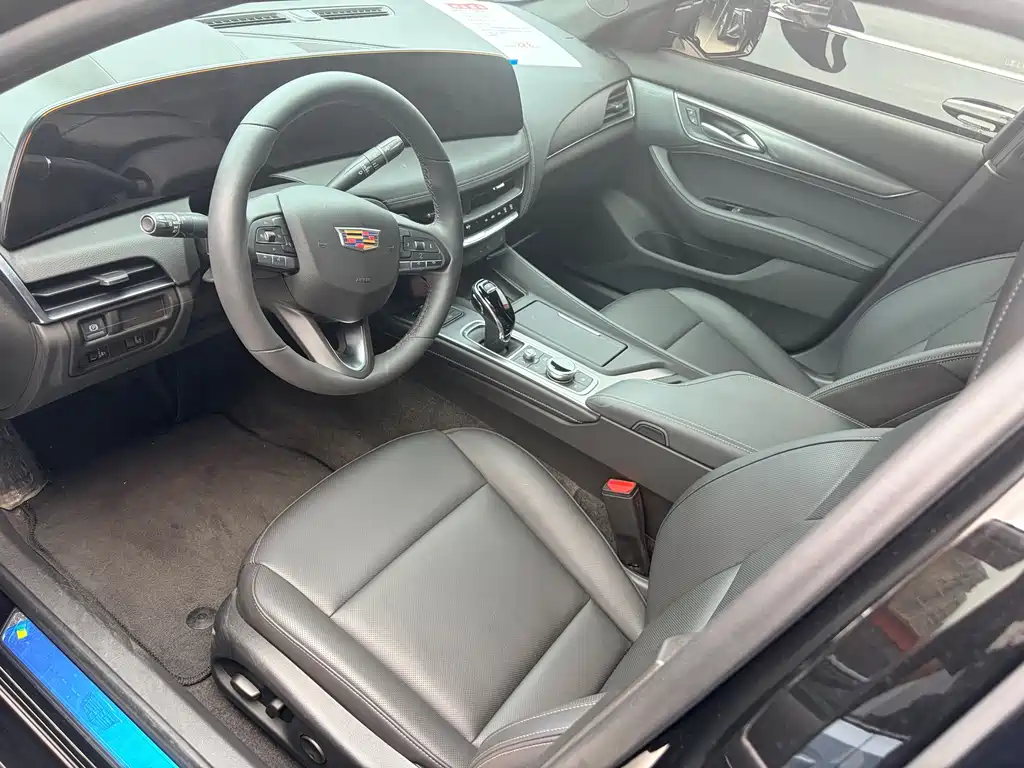 Cadillac CT5 — фото 8