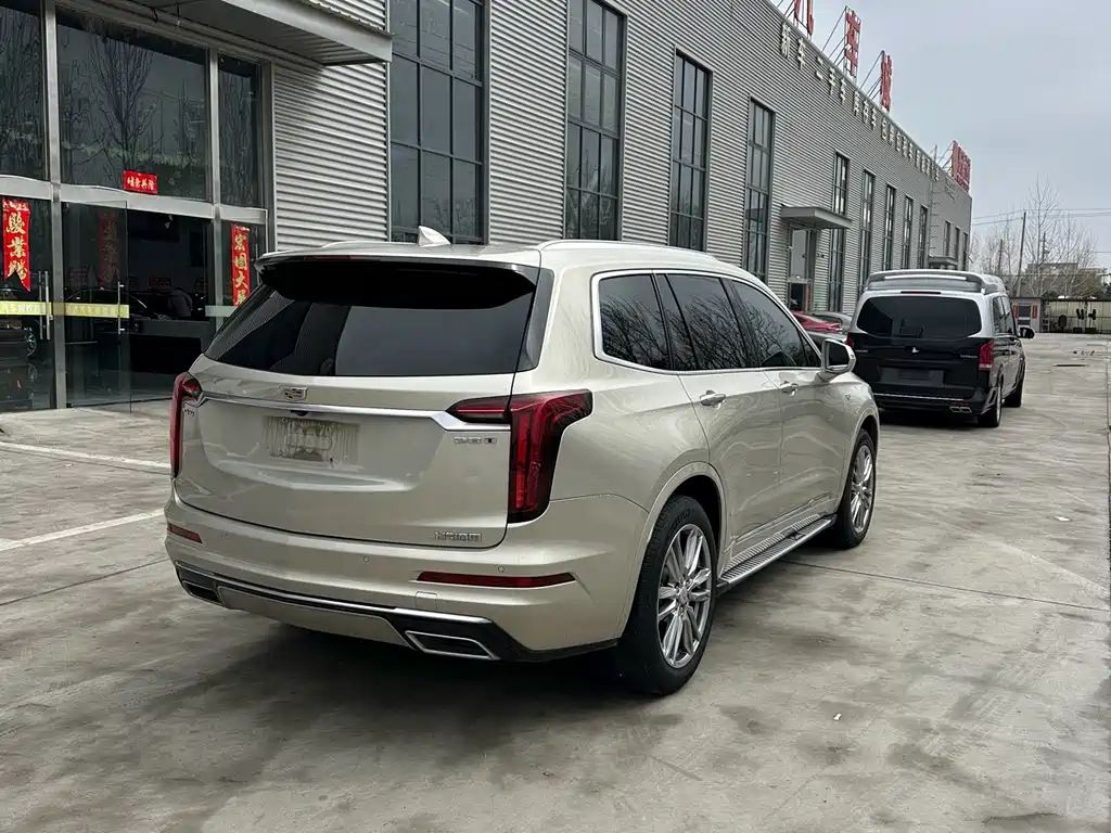 Cadillac XT6 — фото 8