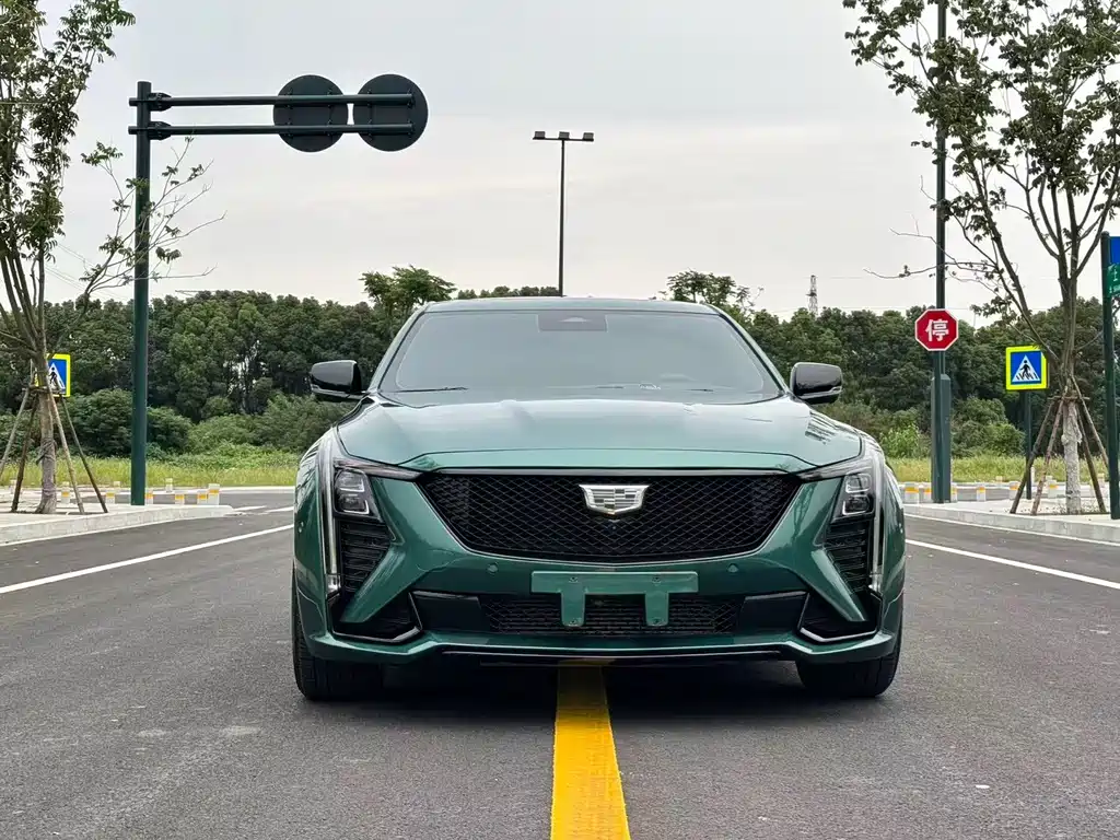 Cadillac CT5 — фото 2