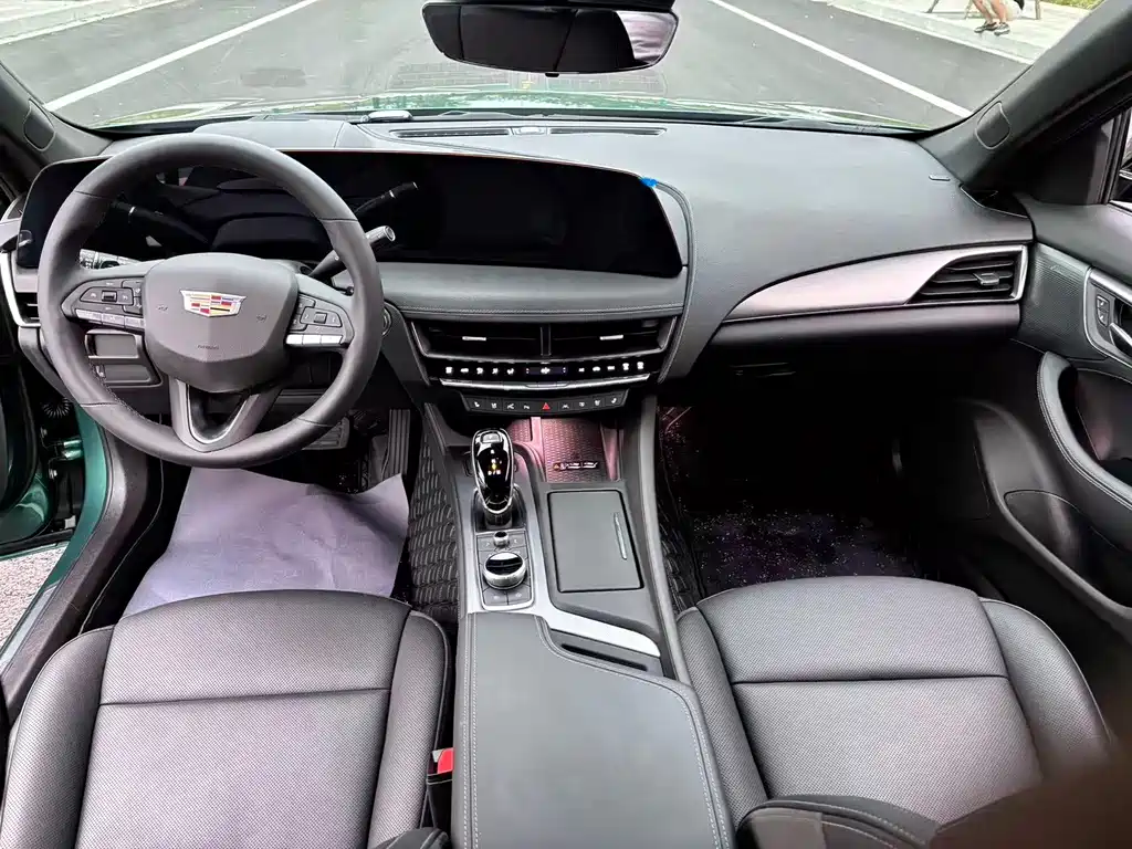 Cadillac CT5 — фото 6
