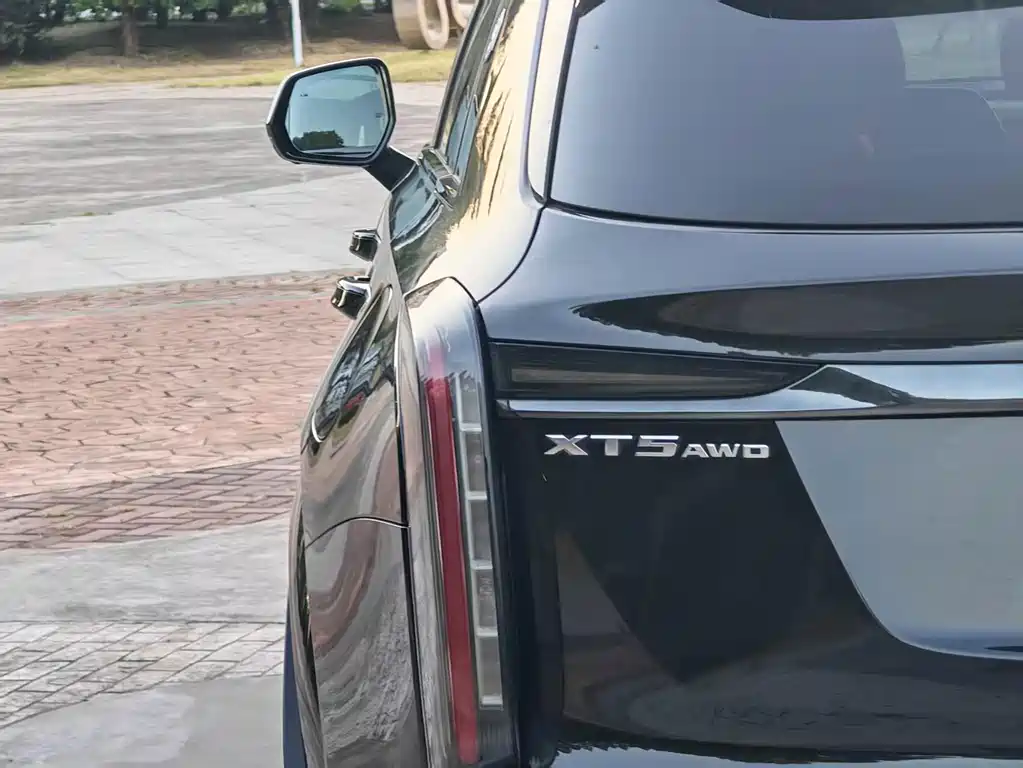 Cadillac XT5 — фото 8