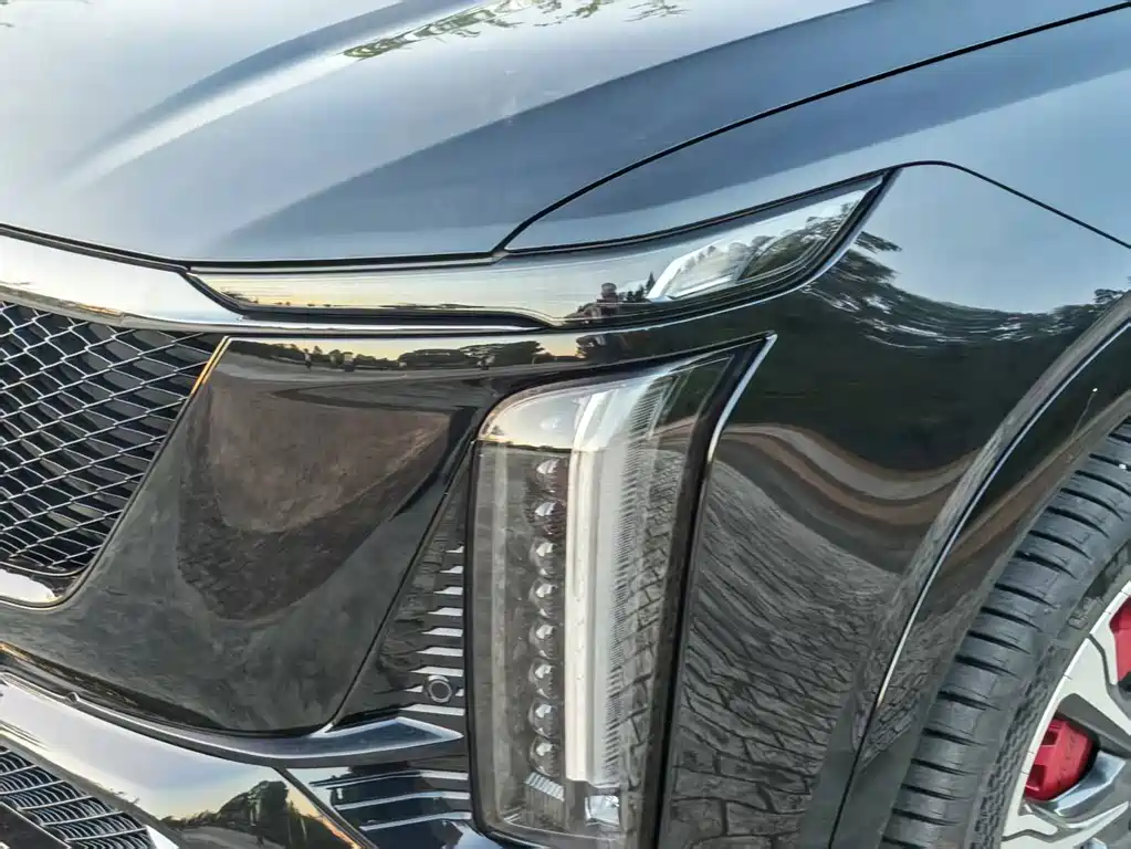 Cadillac XT5 — фото 10