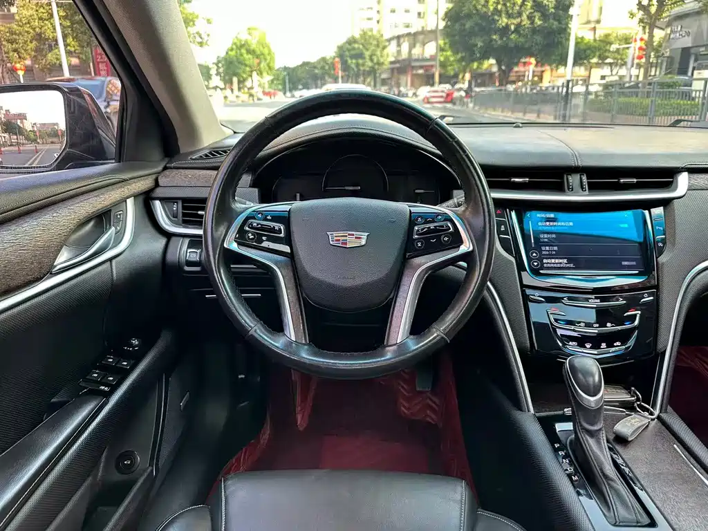 Cadillac XTS — фото 17