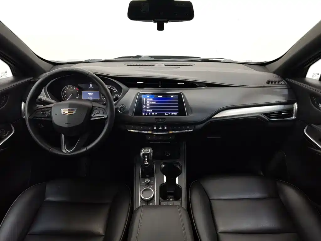 Cadillac XT4 — фото 5