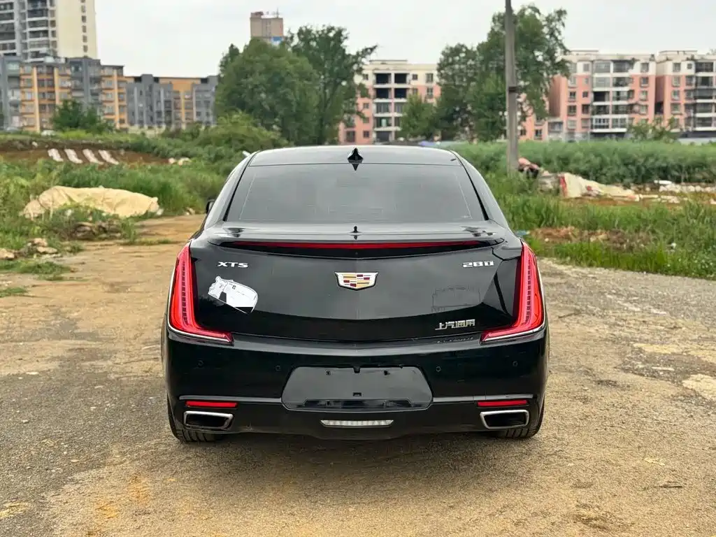 Cadillac XTS — фото 11