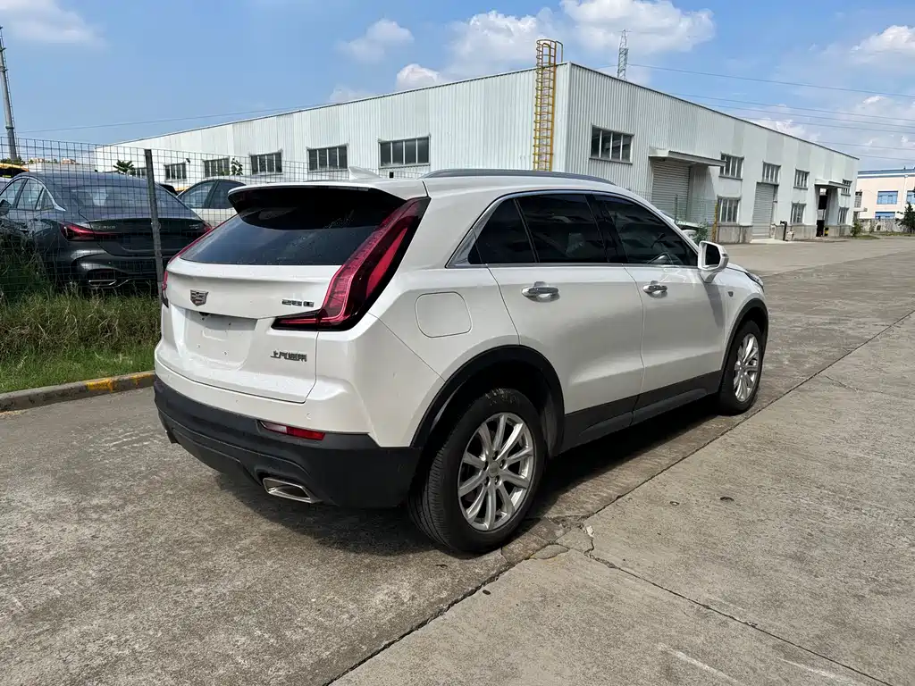 Cadillac XT4 — фото 21