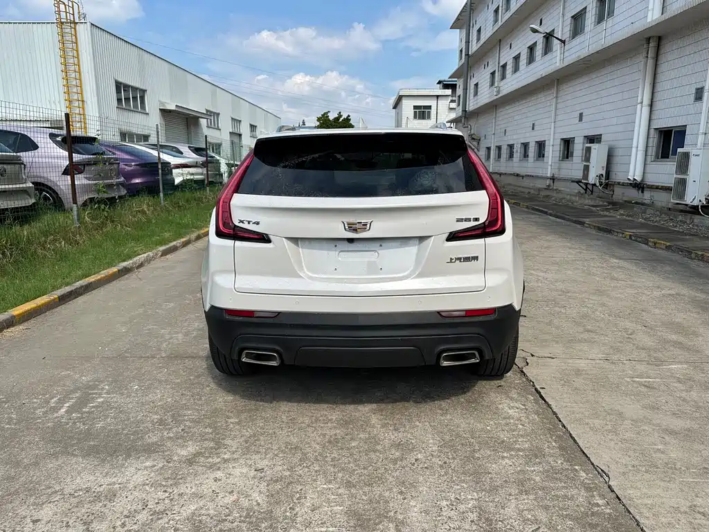 Cadillac XT4 — фото 23