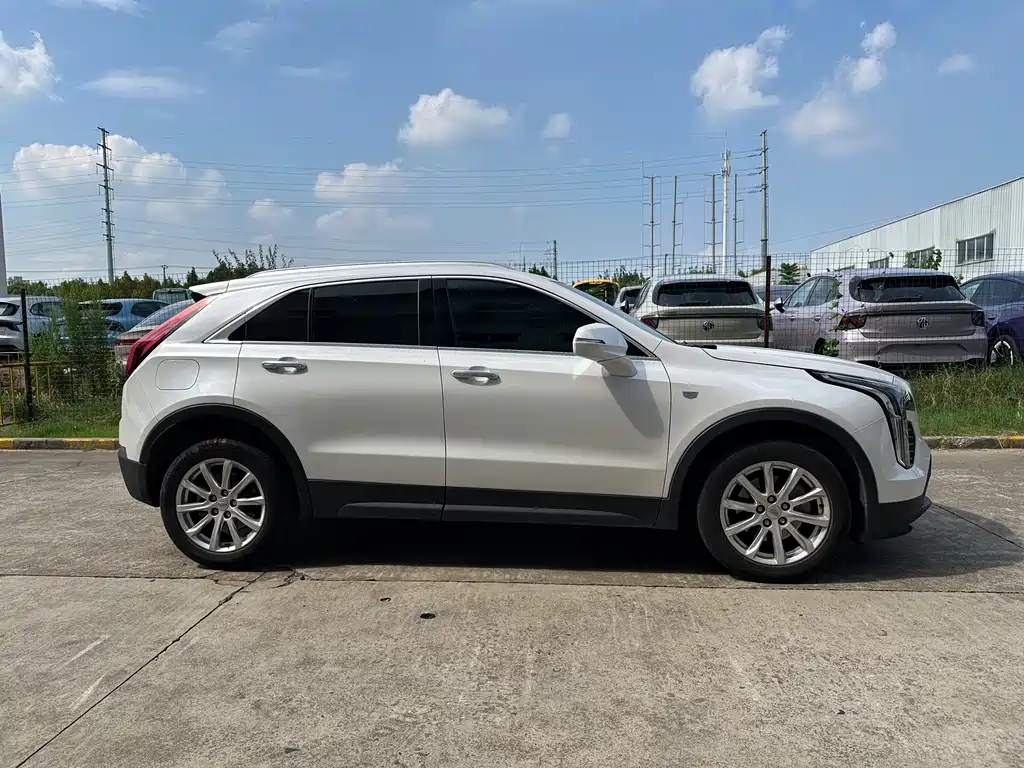 Cadillac XT4 — фото 4