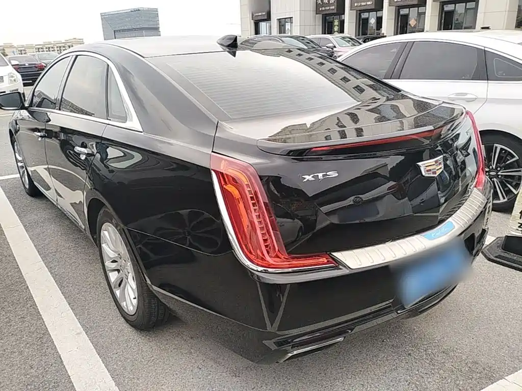 Cadillac XTS — фото 5