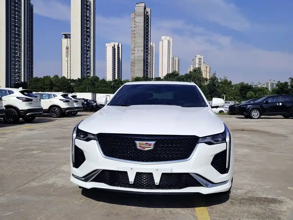 Cadillac CT4 — фото 2