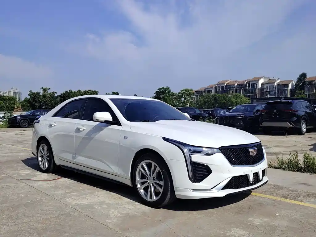Cadillac CT4 — фото 3
