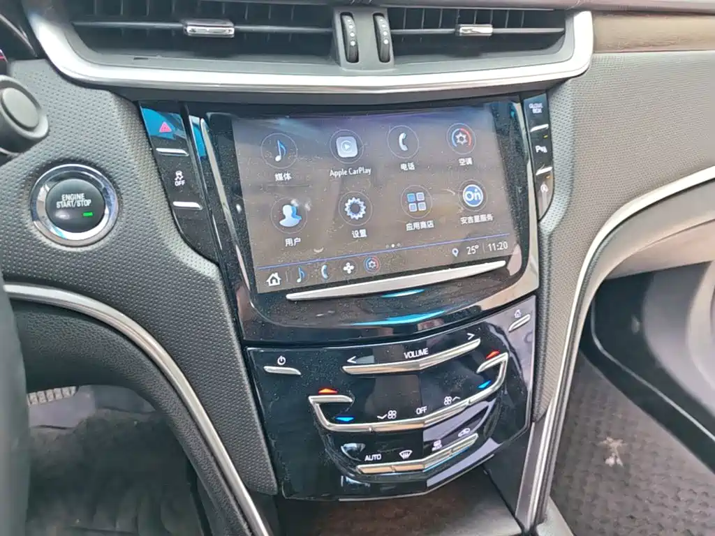 Cadillac XTS — фото 13