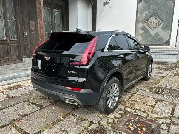 Cadillac XT4 — фото 8