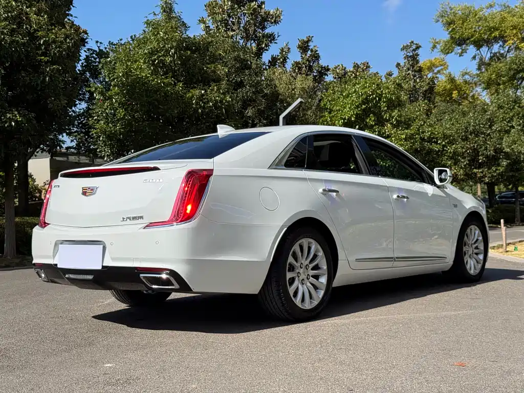 Cadillac XTS — фото 7