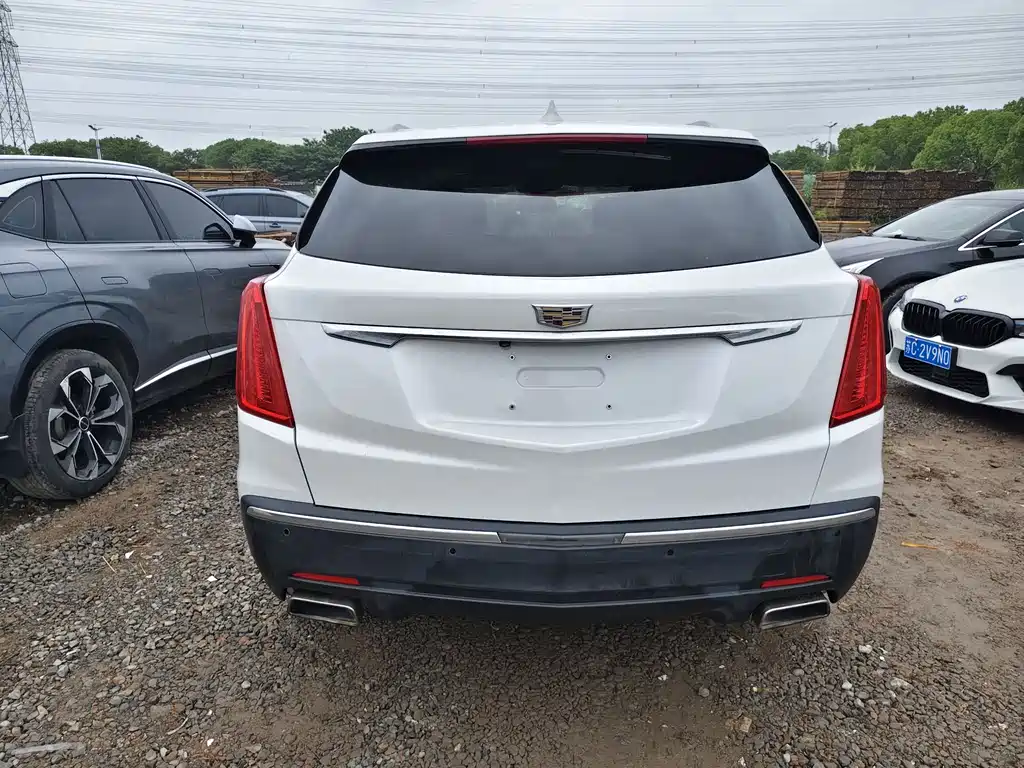 Cadillac XT5 — фото 8