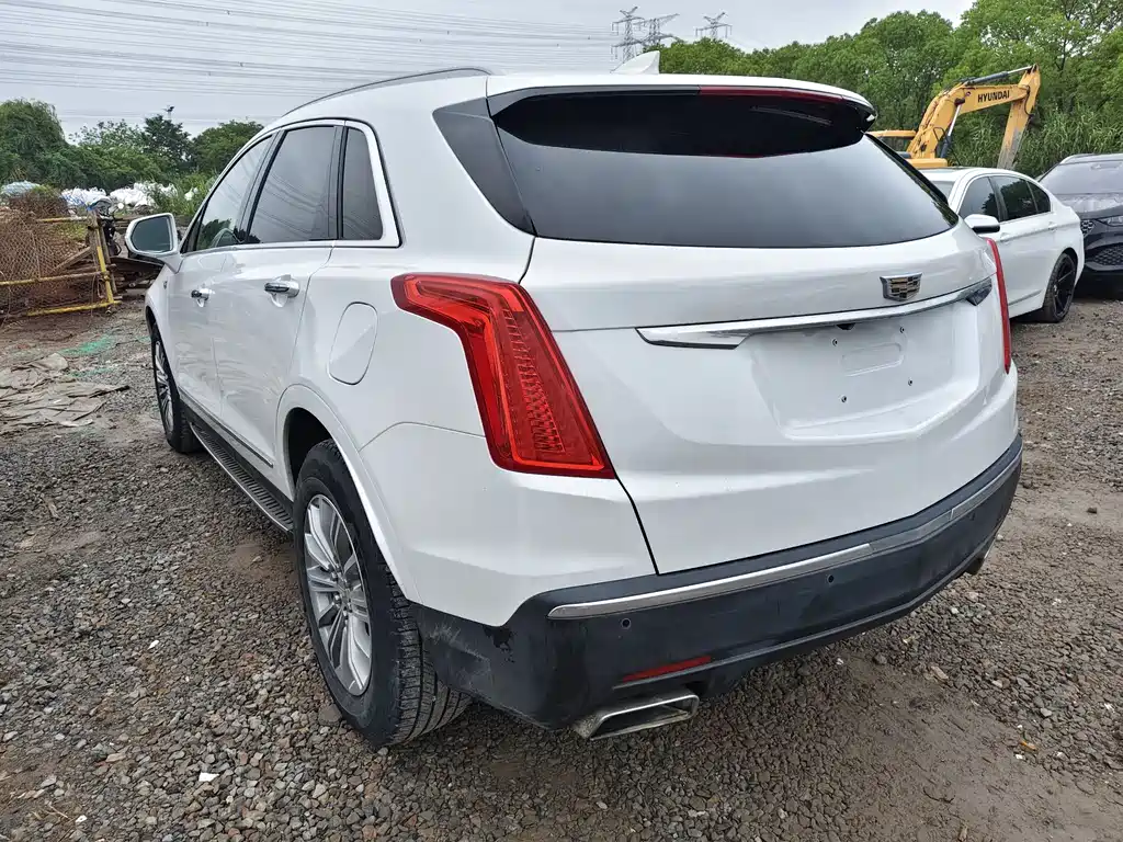 Cadillac XT5 — фото 9