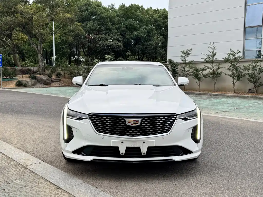 Cadillac CT4 — фото 2