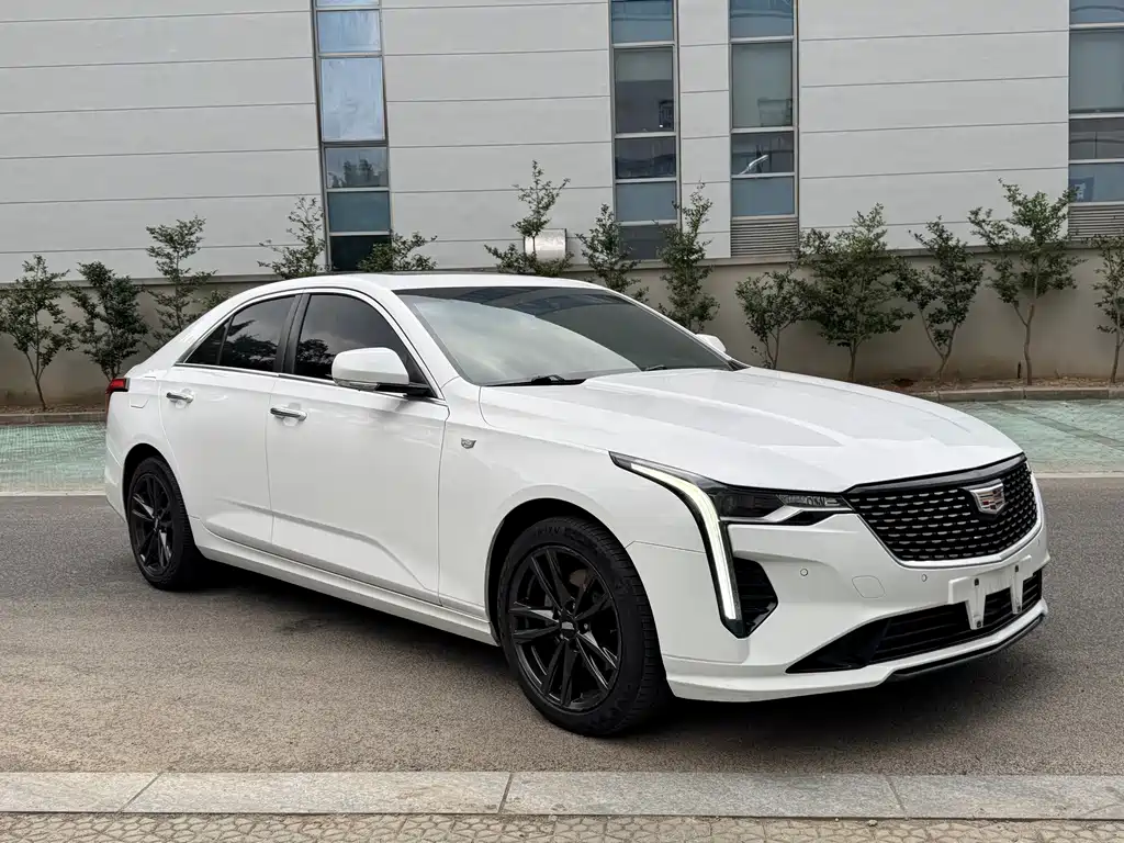 Cadillac CT4 — фото 3