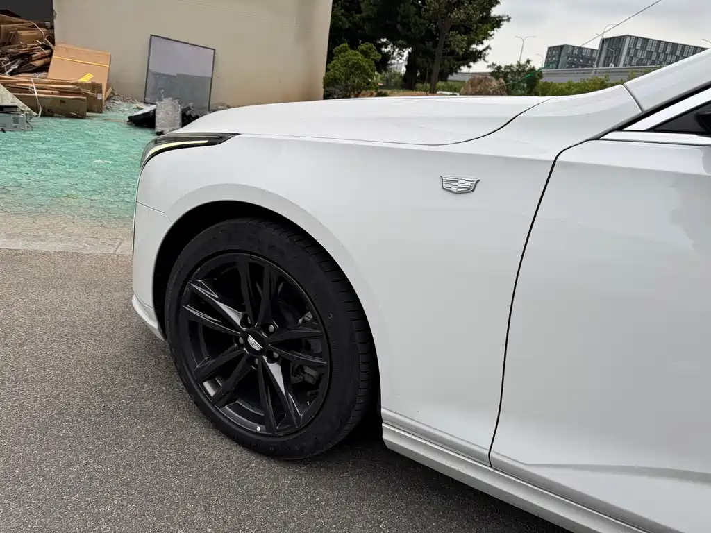 Cadillac CT4 — фото 9