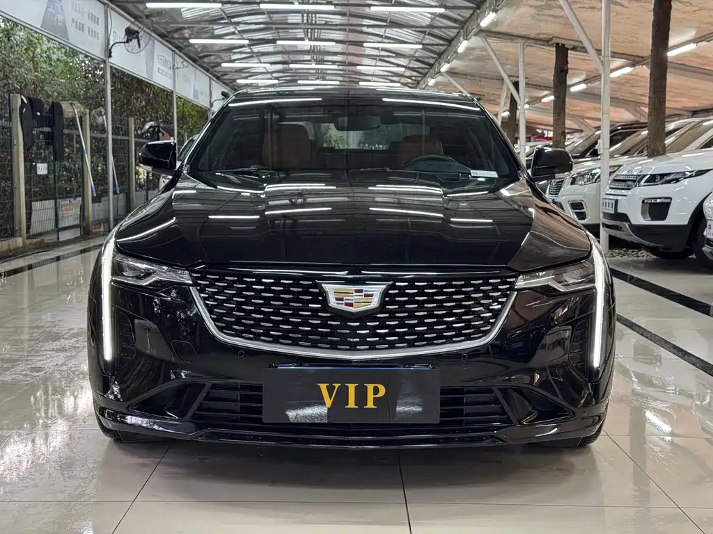 Cadillac CT4 — фото 11