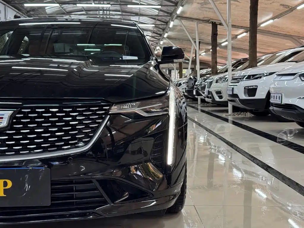 Cadillac CT4 — фото 3