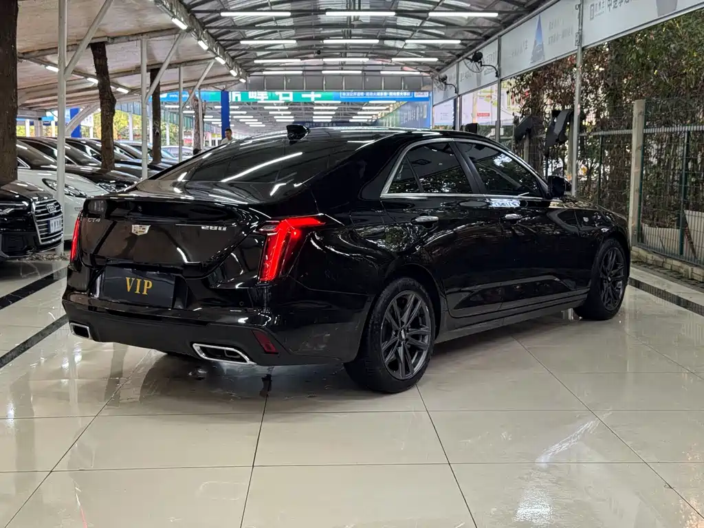 Cadillac CT4 — фото 4