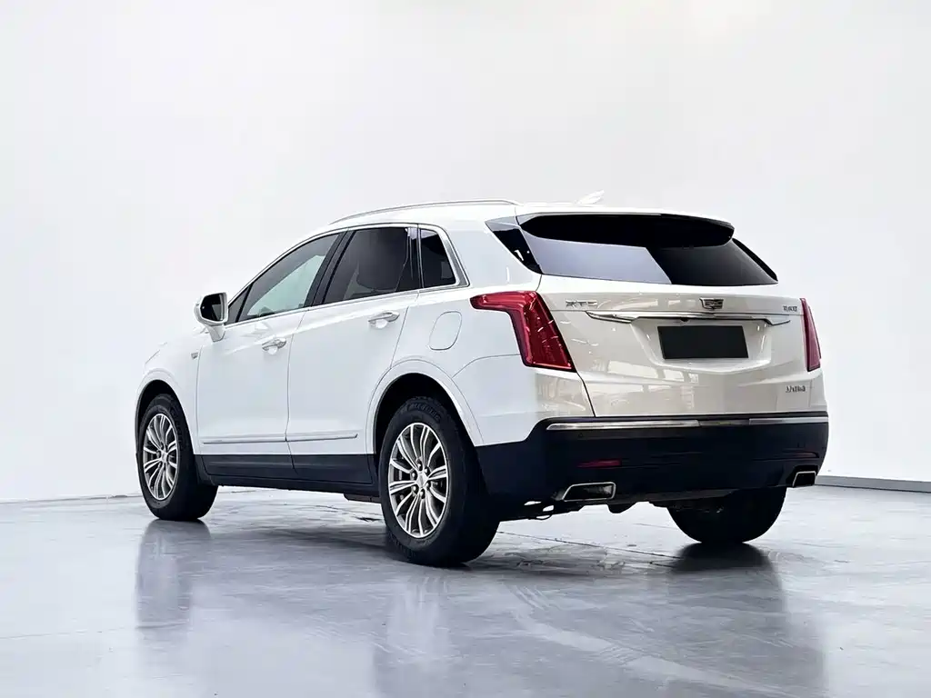 Cadillac XT5 — фото 15