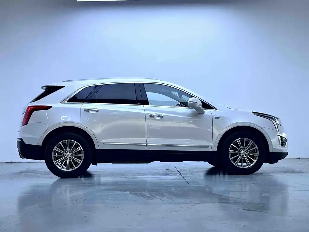 Cadillac XT5 — фото 17