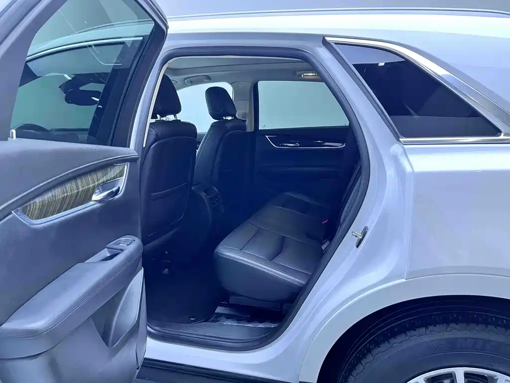 Cadillac XT5 — фото 6