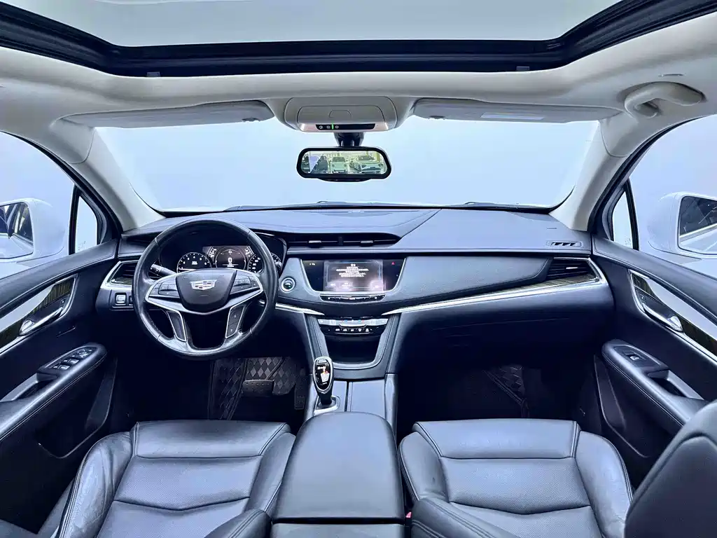 Cadillac XT5 — фото 9