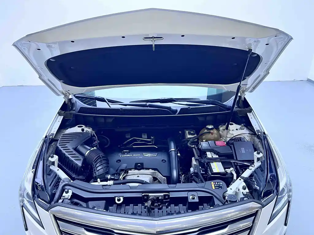 Cadillac XT5 — фото 10
