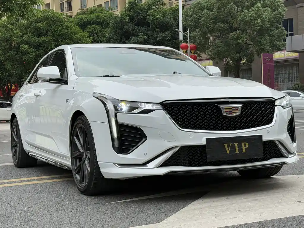 Cadillac CT4 — фото 3