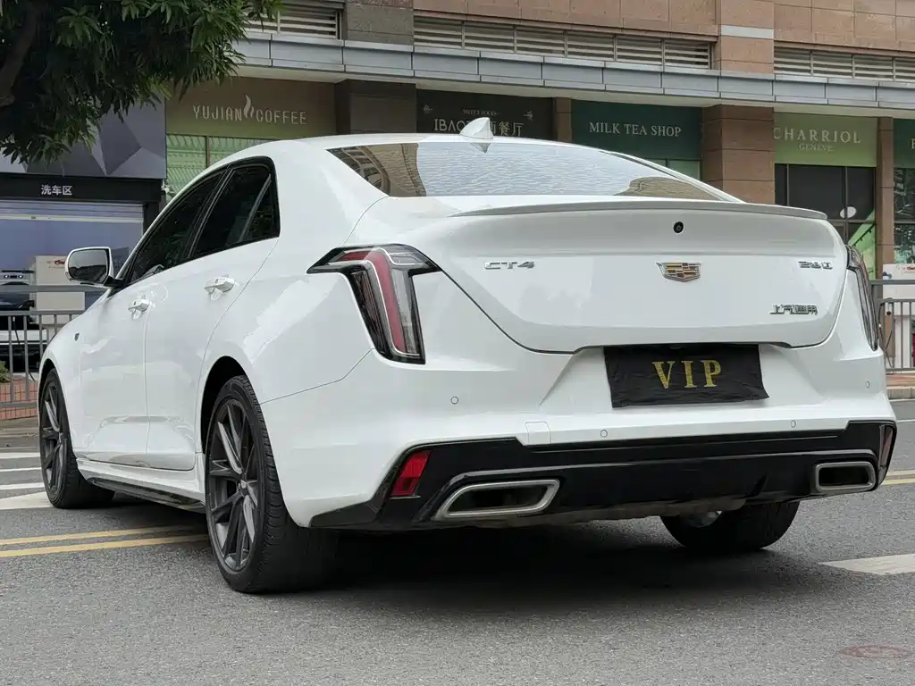 Cadillac CT4 — фото 8