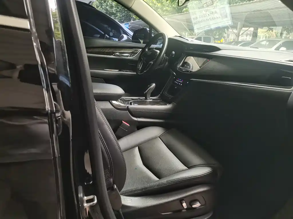 Cadillac XT5 — фото 4