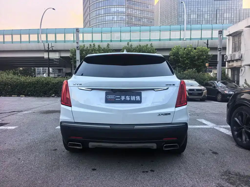 Cadillac XT5 — фото 6
