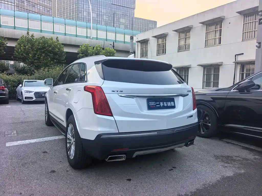 Cadillac XT5 — фото 7