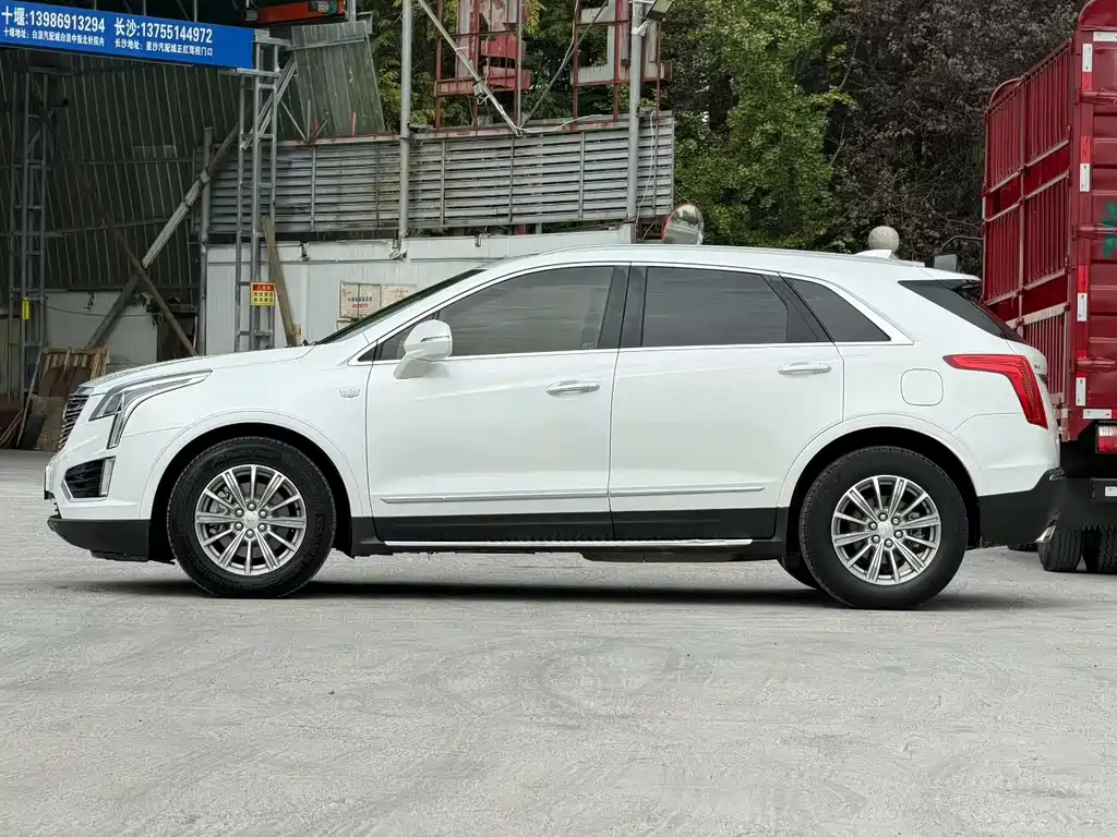 Cadillac XT5 — фото 9